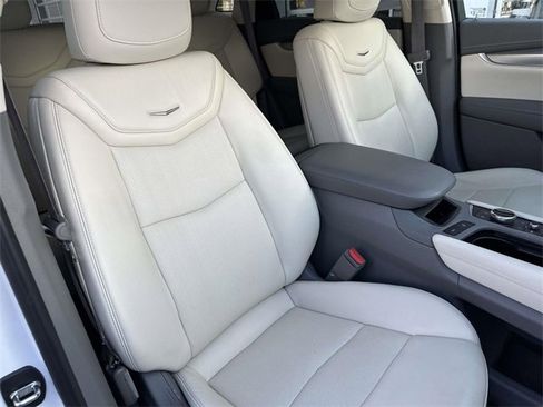 Used 2020 Cadillac XT5 Premium Luxury image 24