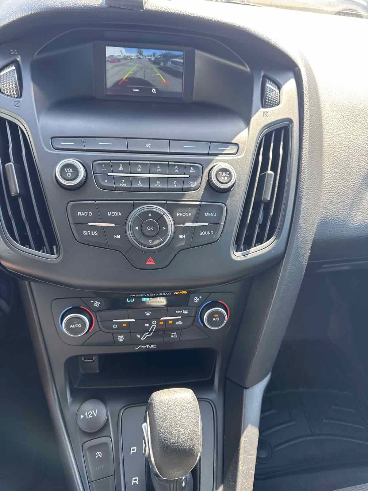 Used 2018 Ford Focus SE FWD image 9