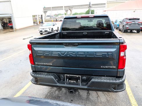Used 2021 Chevrolet Silverado 1500 Custom image 9