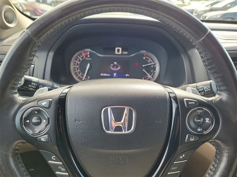 Used 2016 Honda Pilot Touring image 26