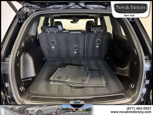 Used 2023 Jeep Grand Cherokee Altitude AWD/4WD image 12