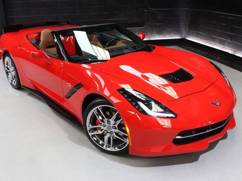 Used 2019 Chevrolet Corvette Stingray Convertible w/ 2LT Preferred Equipment Group image 8