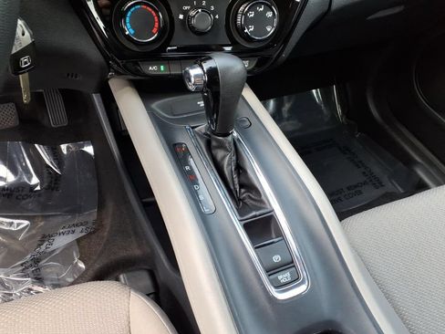 Certified 2017 Honda HR-V LX image 11