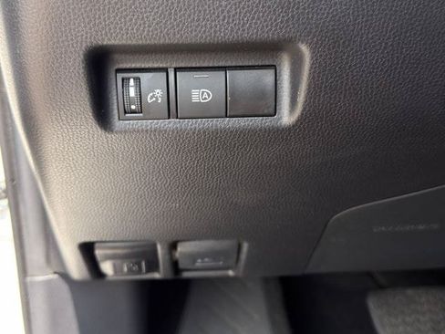 Certified 2025 Toyota RAV4 XLE FWD image 21