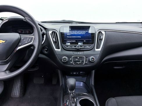 Used 2025 Chevrolet Malibu LS FWD image 5