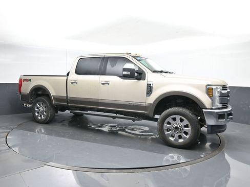 Used 2018 Ford F250 Lariat w/ Chrome Package image 7