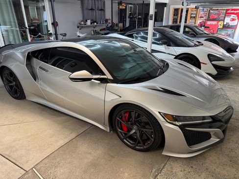 Used 2017 Acura NSX AWD/4WD image 1