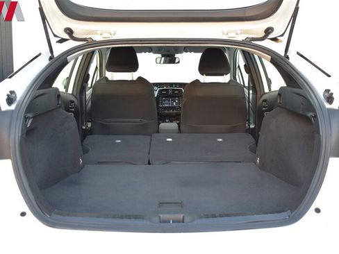 Used 2021 Toyota Prius LE FWD image 31