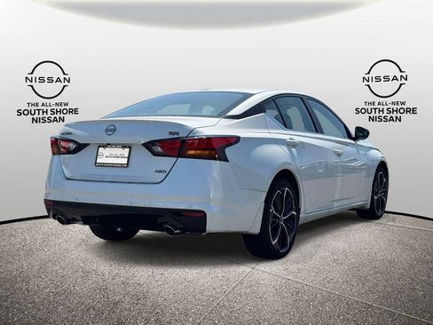 Certified 2025 Nissan Altima 2.5 SR w/ SR Premium Package AWD/4WD image 5