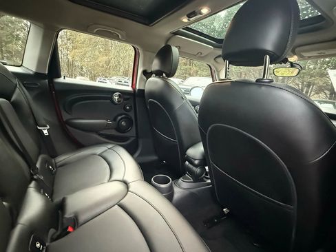 Used 2015 MINI Cooper 4-Door Hardtop image 22