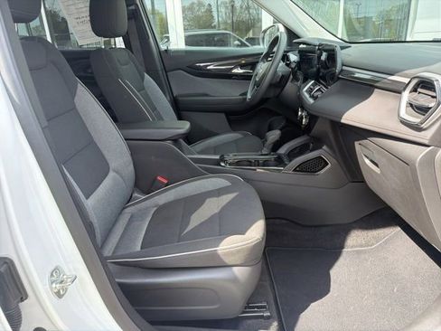 Used 2025 Chevrolet TrailBlazer LT AWD/4WD image 14