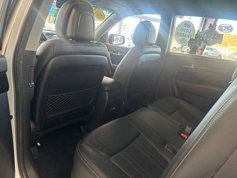 Used 2014 Kia Sorento EX image 10