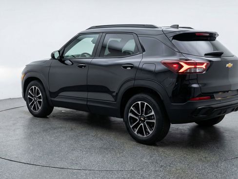 Used 2025 Chevrolet TrailBlazer LT image 6