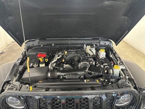 Used 2023 Jeep Gladiator Overland image 41