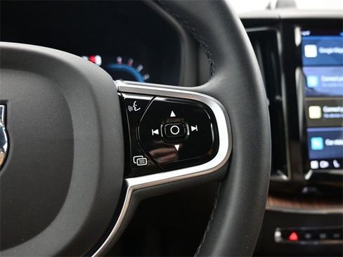 Used 2023 Volvo XC60 B5 Ultimate w/ Protection Package Premier image 25
