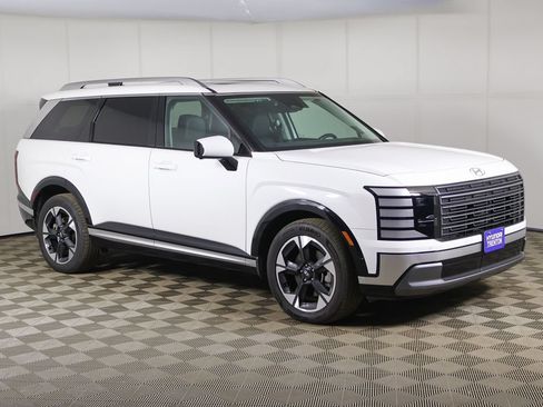 Used 2026 Hyundai Palisade Limited AWD/4WD image 2