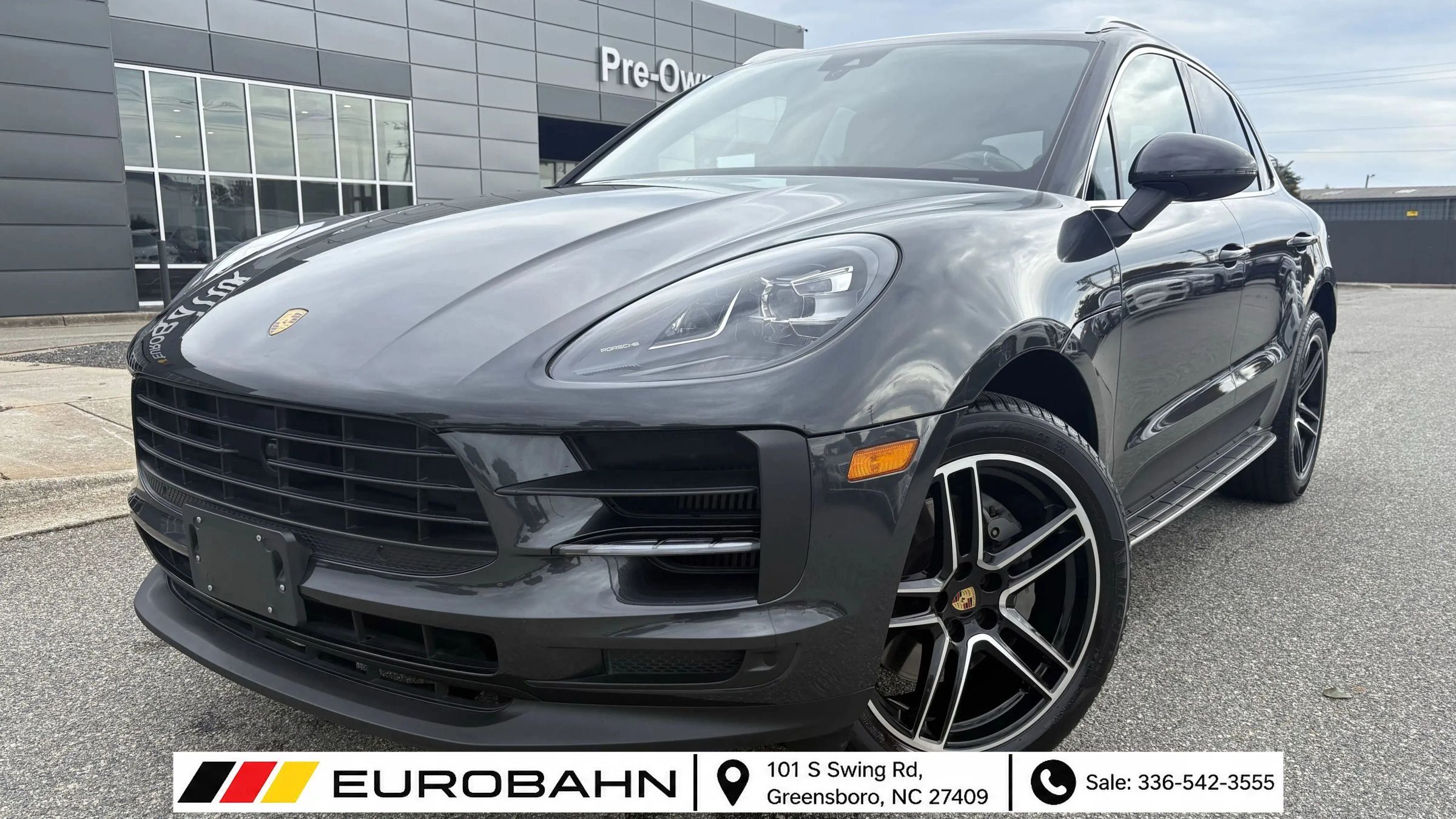 Used 2021 Porsche Macan S AWD/4WD image 1