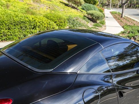 Used 2010 Ferrari California RWD image 22