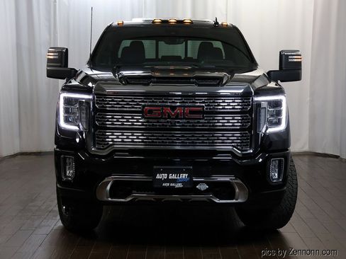 Used 2022 GMC Sierra 2500 Denali w/ Denali Black Diamond Edition image 5