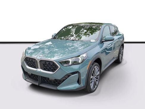 New 2026 BMW X2 xDrive28i w/ Convenience Package AWD/4WD image 2