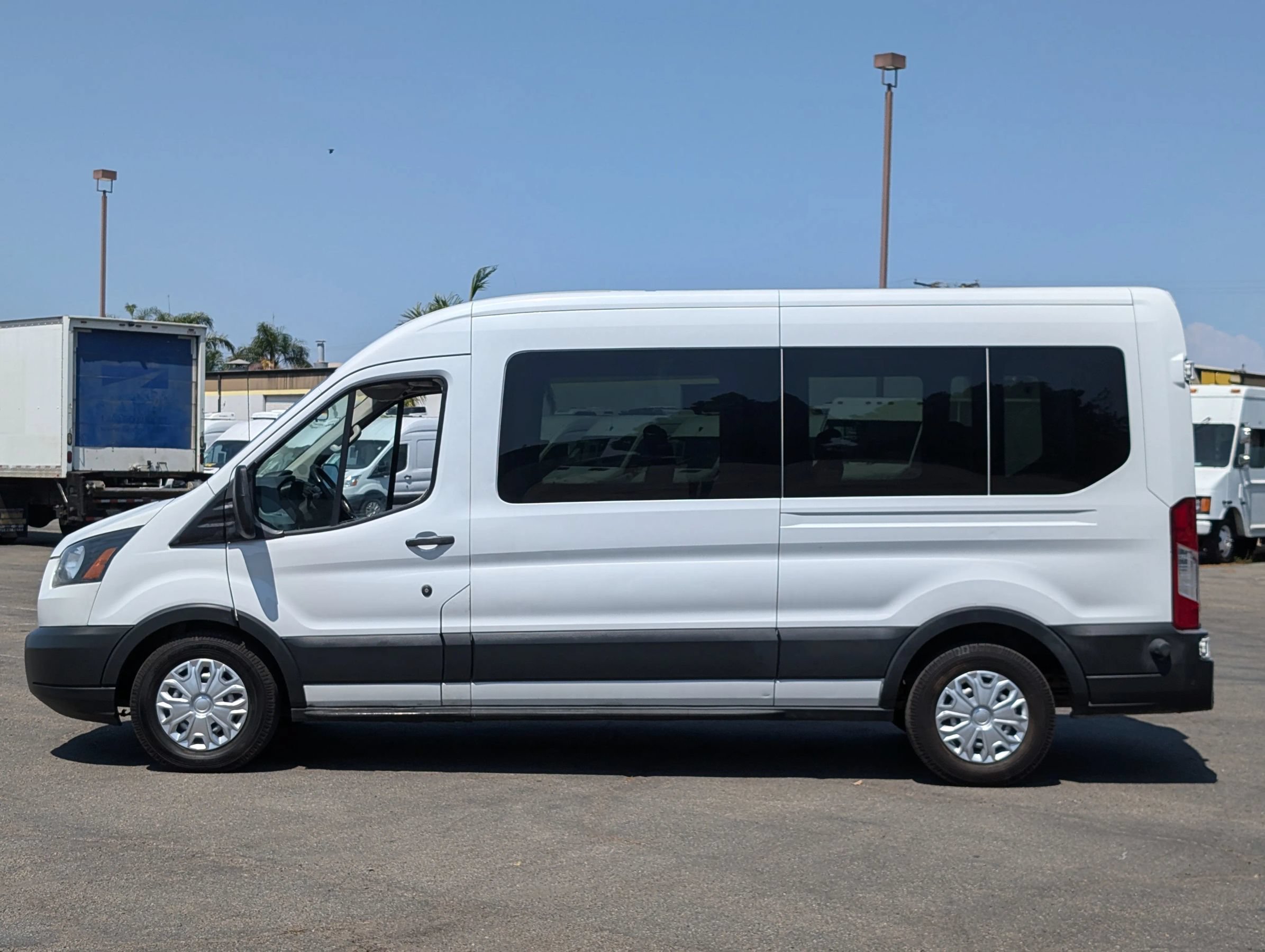 Used 2018 Ford Transit 350 XL RWD image 5