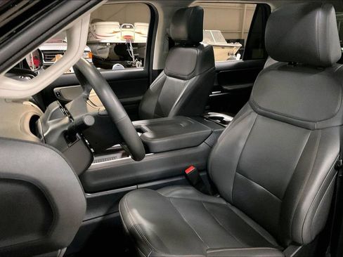 Certified 2025 Ford Expedition Active image 24