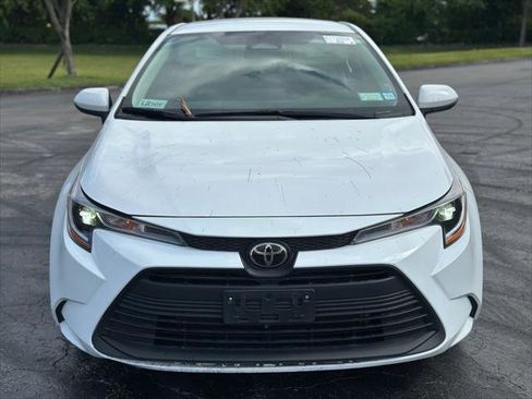 Used 2024 Toyota Corolla LE FWD image 3