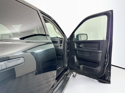 Used 2017 RAM 1500 Express w/ Express Value Package image 28