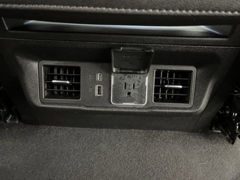 Used 2022 Chevrolet Silverado 1500 LT AWD/4WD image 35