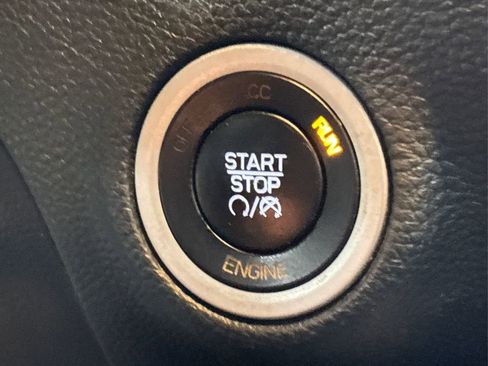 Used 2015 Dodge Challenger R/T Plus image 28