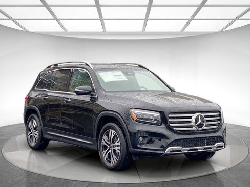 Used 2025 Mercedes-Benz GLB 250 4MATIC image 5