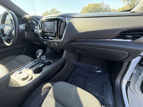 Certified 2023 Chevrolet Traverse LT image 33