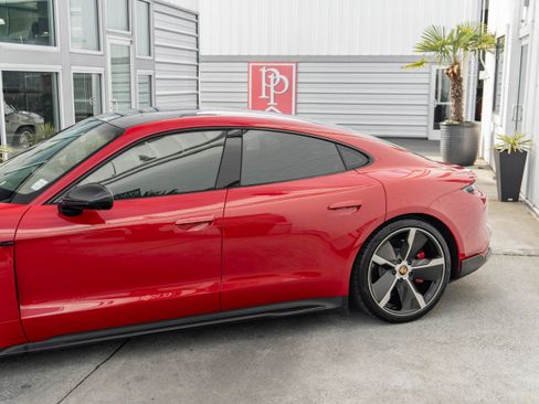 Used 2023 Porsche Taycan GTS image 6