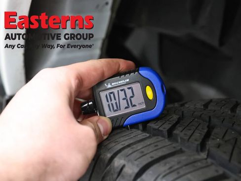 Used 2023 Nissan Frontier SV w/ Midnight Edition Package AWD/4WD image 23