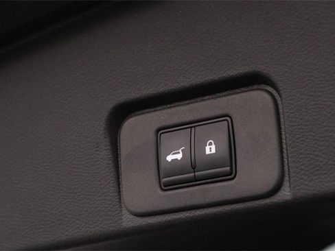 Certified 2023 Nissan Rogue Platinum image 8