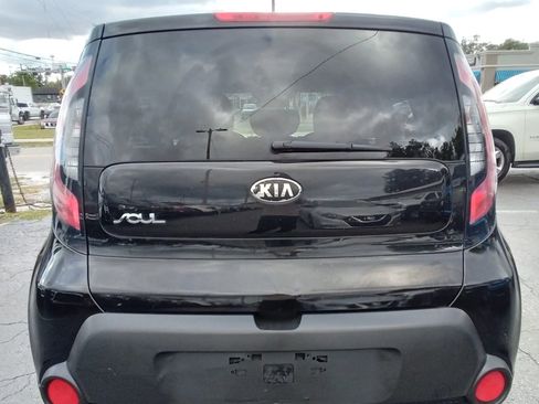 Used 2014 Kia Soul + FWD image 8