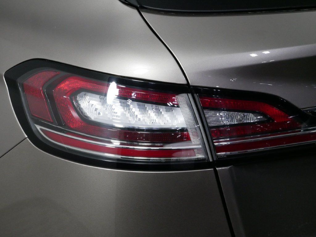 Used 2019 Lincoln Nautilus Select FWD image 12