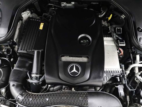 Used 2017 Mercedes-Benz E 300 4MATIC image 38