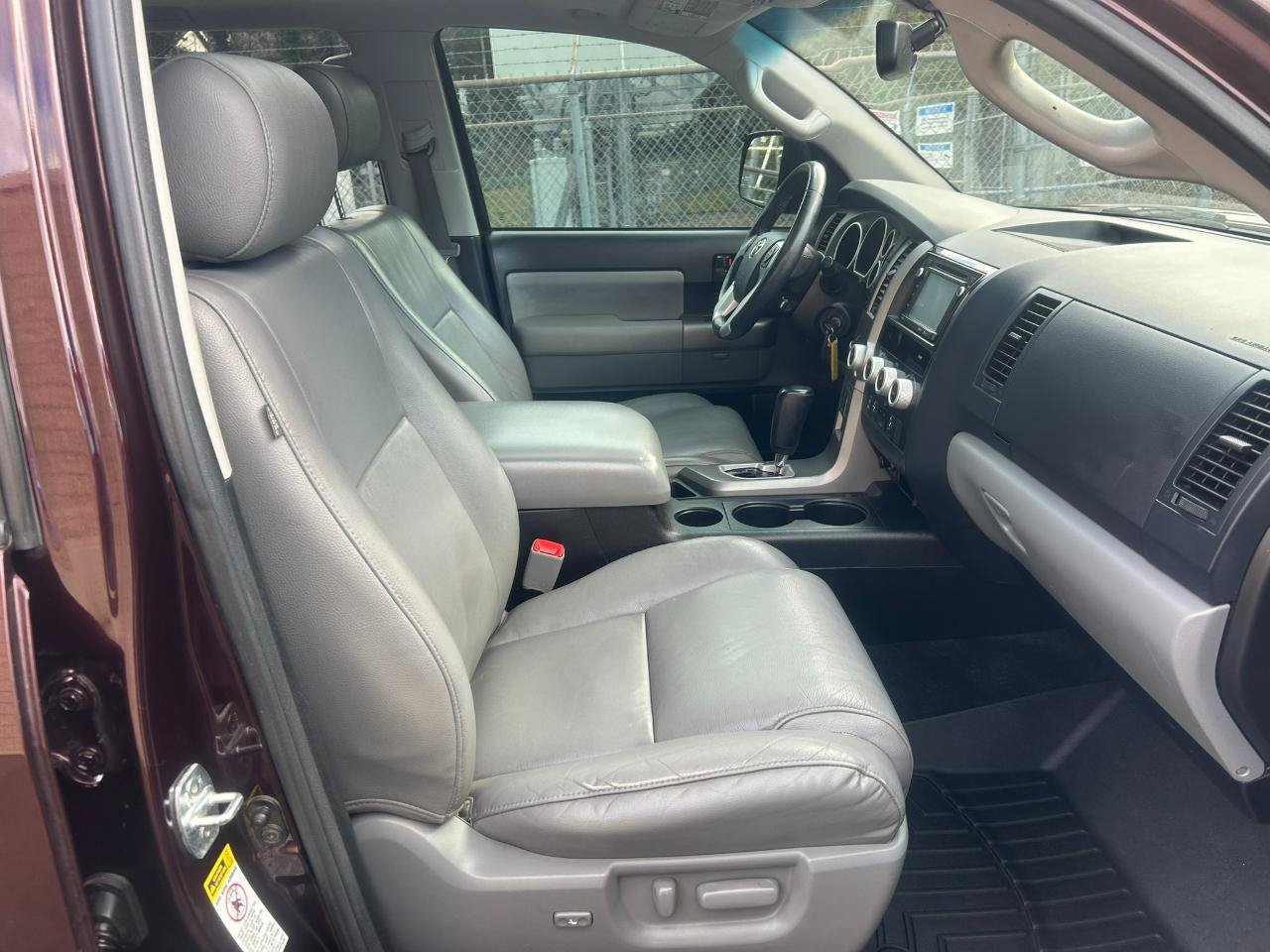 Used 2016 Toyota Sequoia SR5 w/ Premium Package AWD/4WD image 19