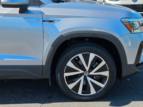Certified 2023 Volkswagen Taos SE w/ Panoramic Sunroof Package AWD/4WD image 16