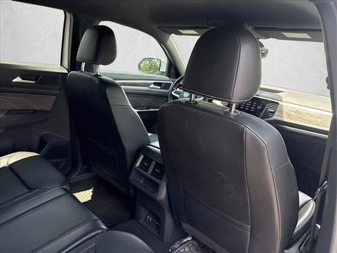 Used 2022 Volkswagen Atlas Cross Sport SE AWD/4WD image 22