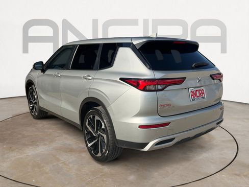 Used 2024 Mitsubishi Outlander SE FWD image 9