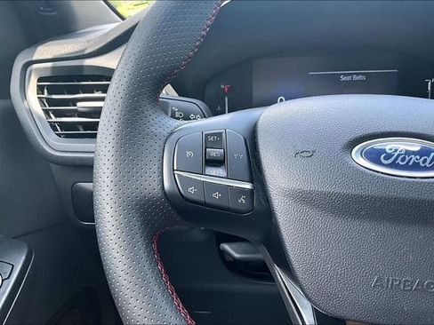 Used 2025 Ford Escape ST-Line FWD image 17