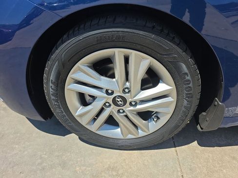 Used 2020 Hyundai Elantra SEL FWD image 28