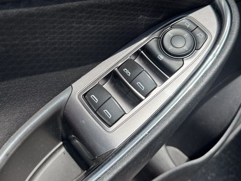 Used 2017 Chevrolet Malibu LT FWD image 10