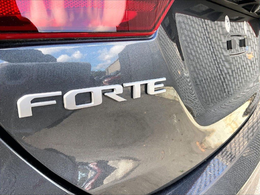 Used 2023 Kia Forte LXS w/ LXS Technology Package FWD image 25