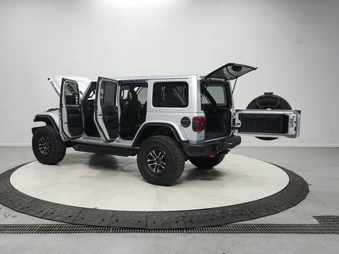 Used 2024 Jeep Wrangler Unlimited Rubicon AWD/4WD image 13