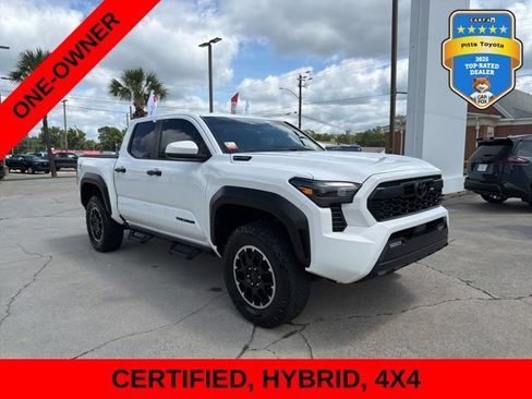 Certified 2025 Toyota Tacoma TRD Off-Road AWD/4WD image 3