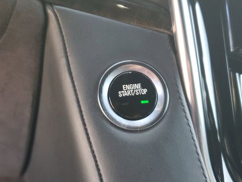 Used 2017 Cadillac Escalade ESV Platinum image 27