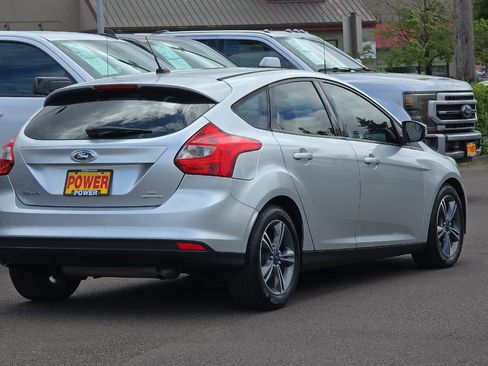 Used 2014 Ford Focus SE w/ SE Sport Package FWD image 4
